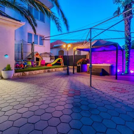 Bracic Premium With Outdoor Pool And Sauna 2