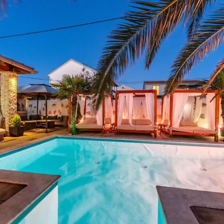 Apartamento Bracic Premium With Outdoor Pool And Sauna 2