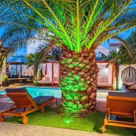 Bracic Premium With Outdoor Pool And Sauna 2 *