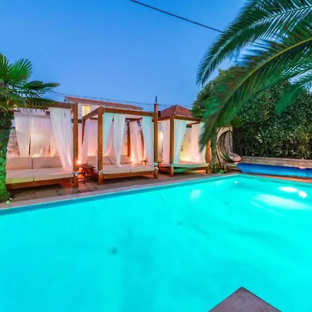 Apartamento Bracic Premium With Outdoor Pool And Sauna 2 *