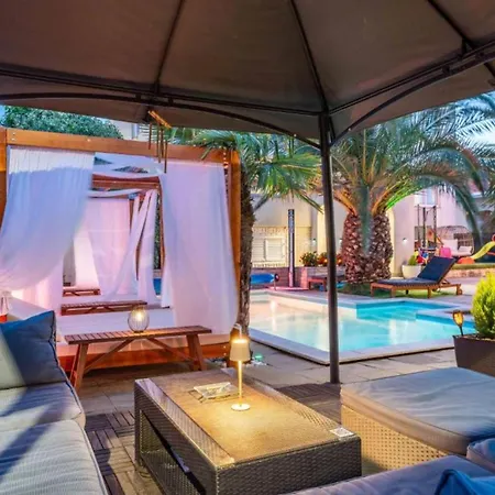 Bracic Premium With Outdoor Pool And Sauna 2 Apartamento *