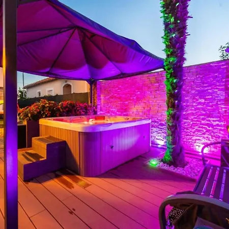 Bracic Premium With Outdoor Pool And Sauna 2 * Sukošan