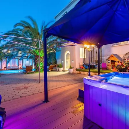 Bracic Premium With Outdoor Pool And Sauna 2 Apartamento Sukošan