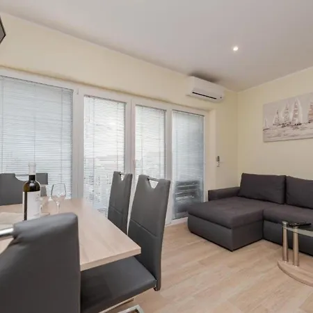 Bracic Premium With Outdoor Pool And Sauna 2 Apartamento Sukošan