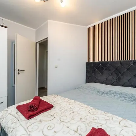Bracic Premium With Outdoor Pool And Sauna 2 Apartamento *