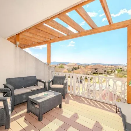 Bracic Premium With Outdoor Pool And Sauna 2 Apartamento
