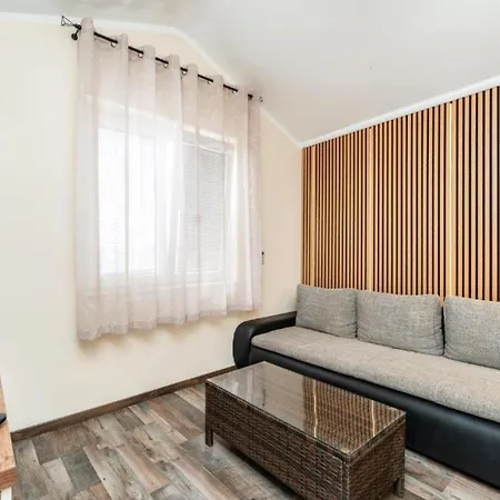 Apartmán Bracic Premium With Outdoor Pool And Sauna 2 *
