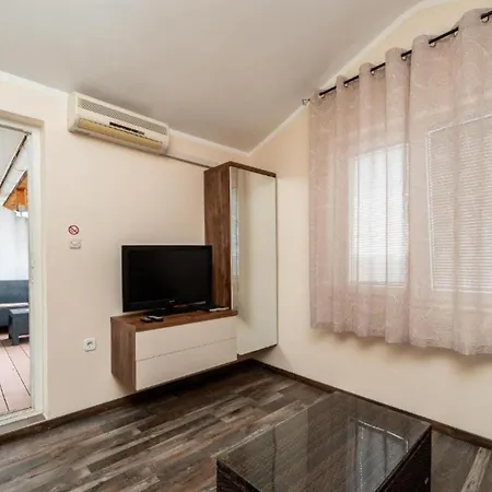 Bracic Premium With Outdoor Pool And Sauna 2 *