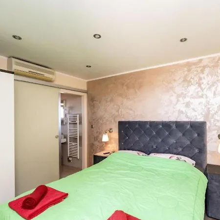 Bracic Premium With Outdoor Pool And Sauna 2 Apartamento