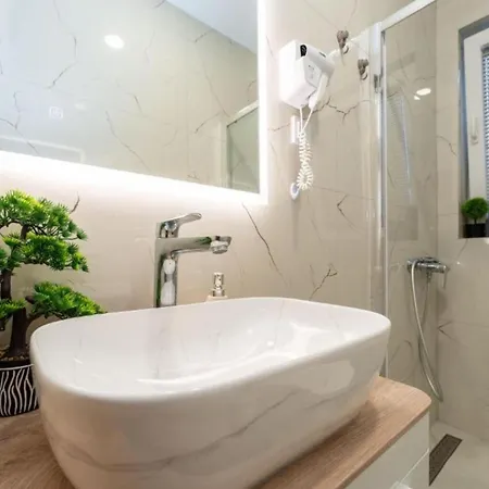 Bracic Premium With Outdoor Pool And Sauna 2 Apartmán Sukošan