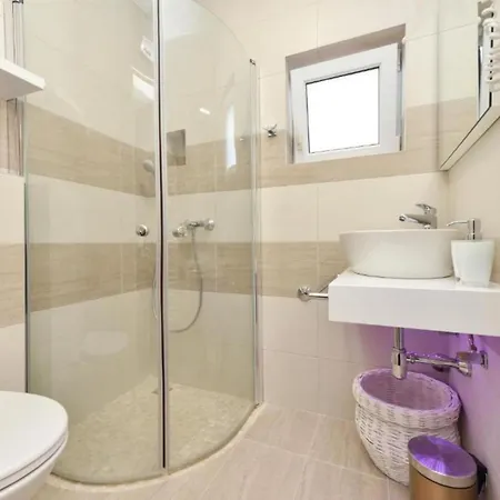 Bracic Premium With Outdoor Pool And Sauna 2 Apartamento