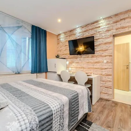 Bracic Premium With Outdoor Pool And Sauna 2 *