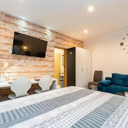 Bracic Premium With Outdoor Pool And Sauna 2 Apartmán Sukošan