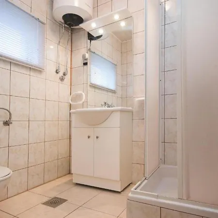Bracic Premium With Outdoor Pool And Sauna 2 *