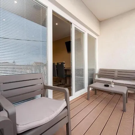 Bracic Premium With Outdoor Pool And Sauna 2 Apartamento Sukošan