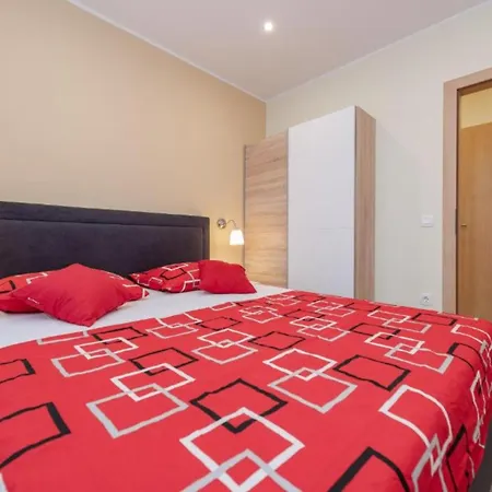 Bracic Premium With Outdoor Pool And Sauna 2 * Sukošan
