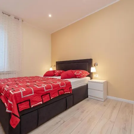 Bracic Premium With Outdoor Pool And Sauna 2 * Sukošan