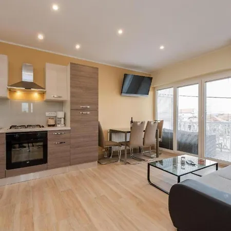 Apartamento Bracic Premium With Outdoor Pool And Sauna 2