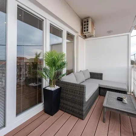 Bracic Premium With Outdoor Pool And Sauna 2 Apartmán