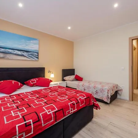Bracic Premium With Outdoor Pool And Sauna 2 Apartamento