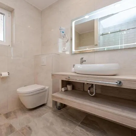 Bracic Premium With Outdoor Pool And Sauna 2 Apartamento